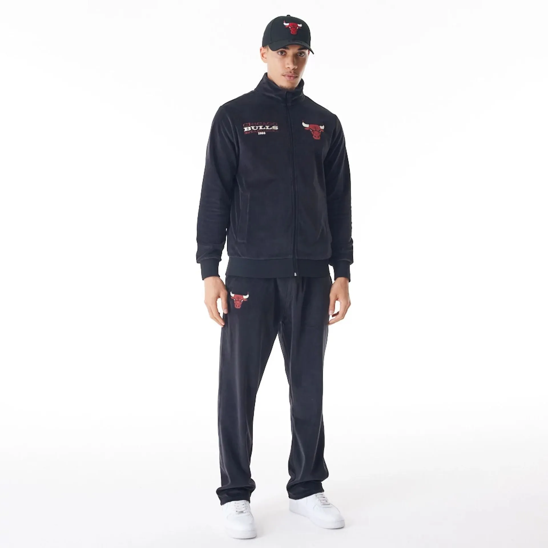 Chicago Bulls NBA Lifestyle Velour Black Track Joggers