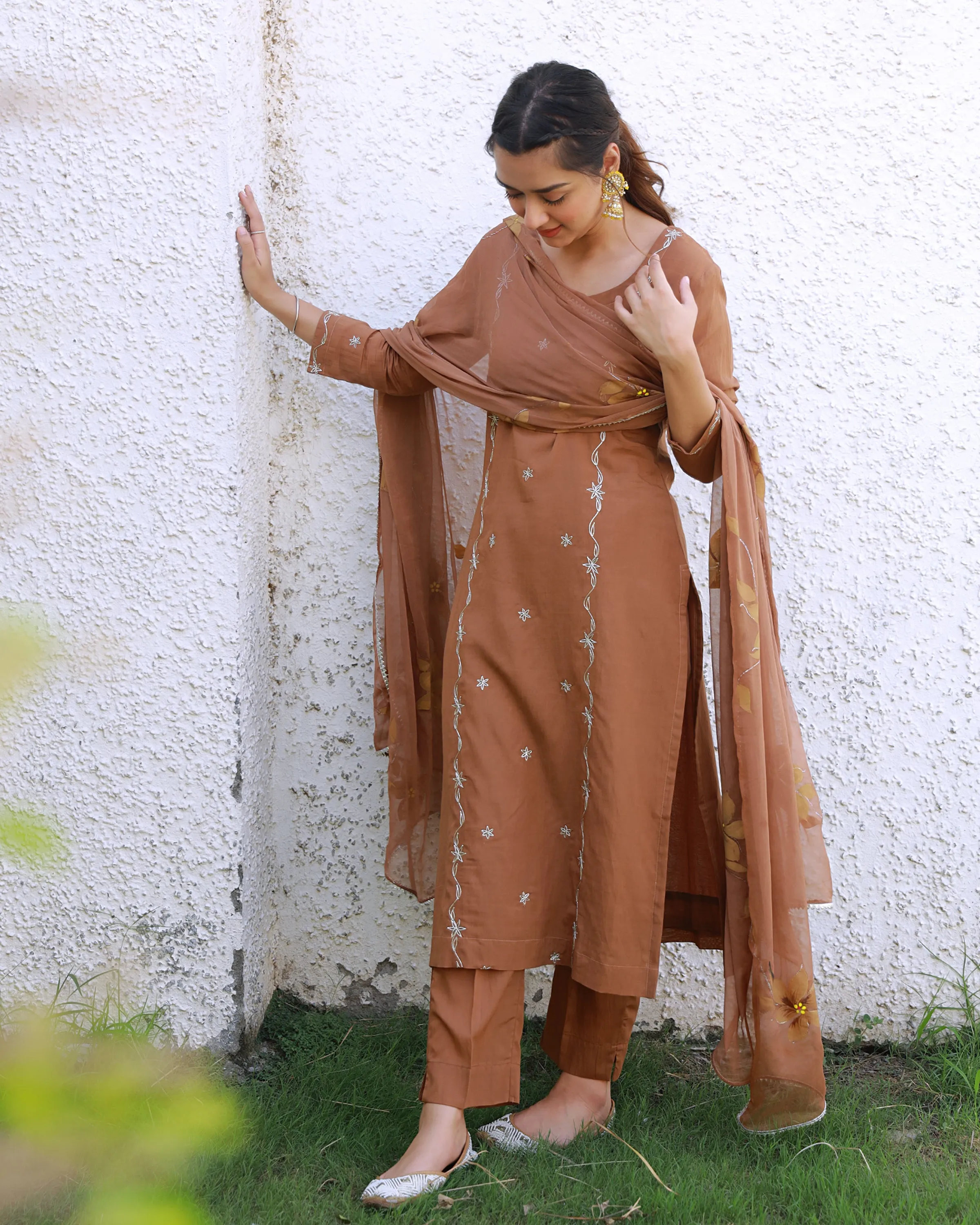 Heer Brown Hand Embroidered Silk Kurta Pant with Hand Painted Dupatta