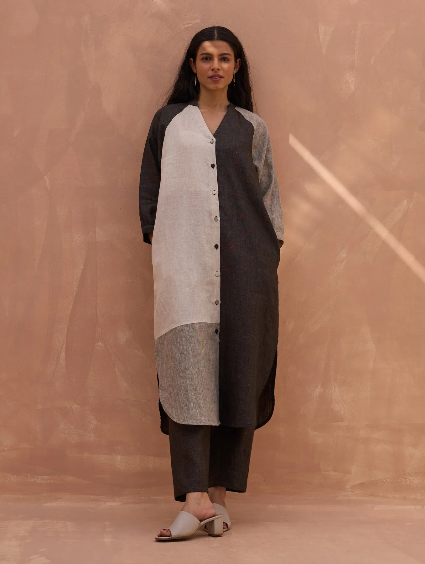 "Lila Color-Blocked Linen Kurta