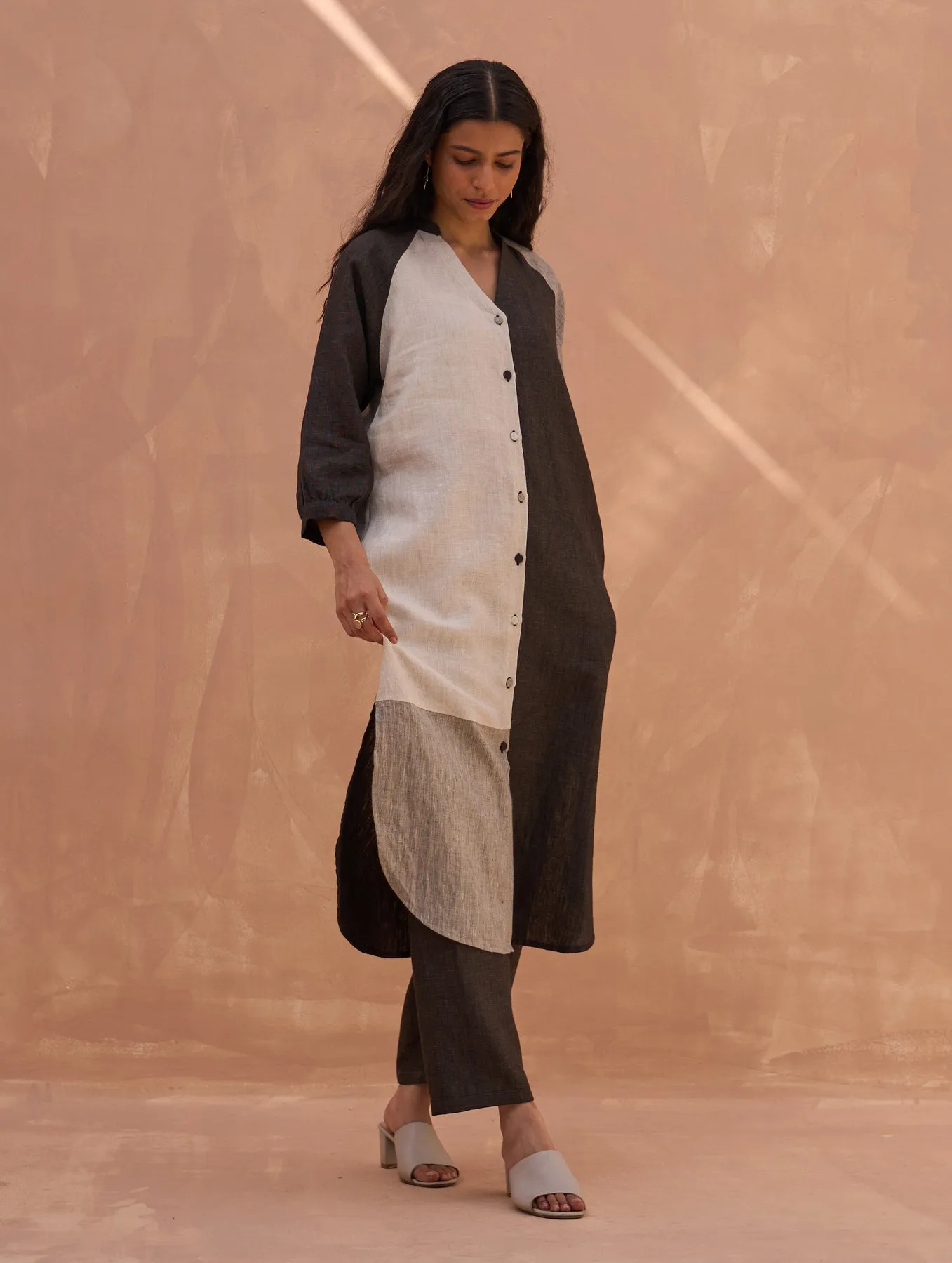 "Lila Color-Blocked Linen Kurta