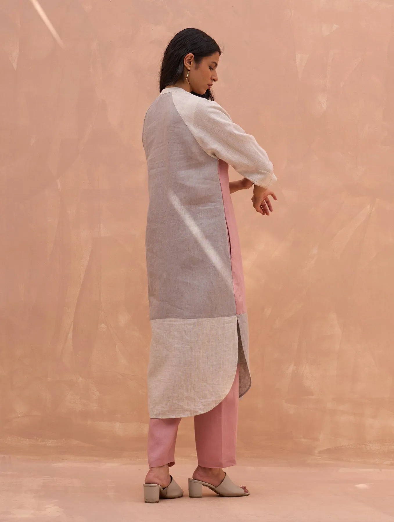 "Lila Color-Blocked Linen Kurta