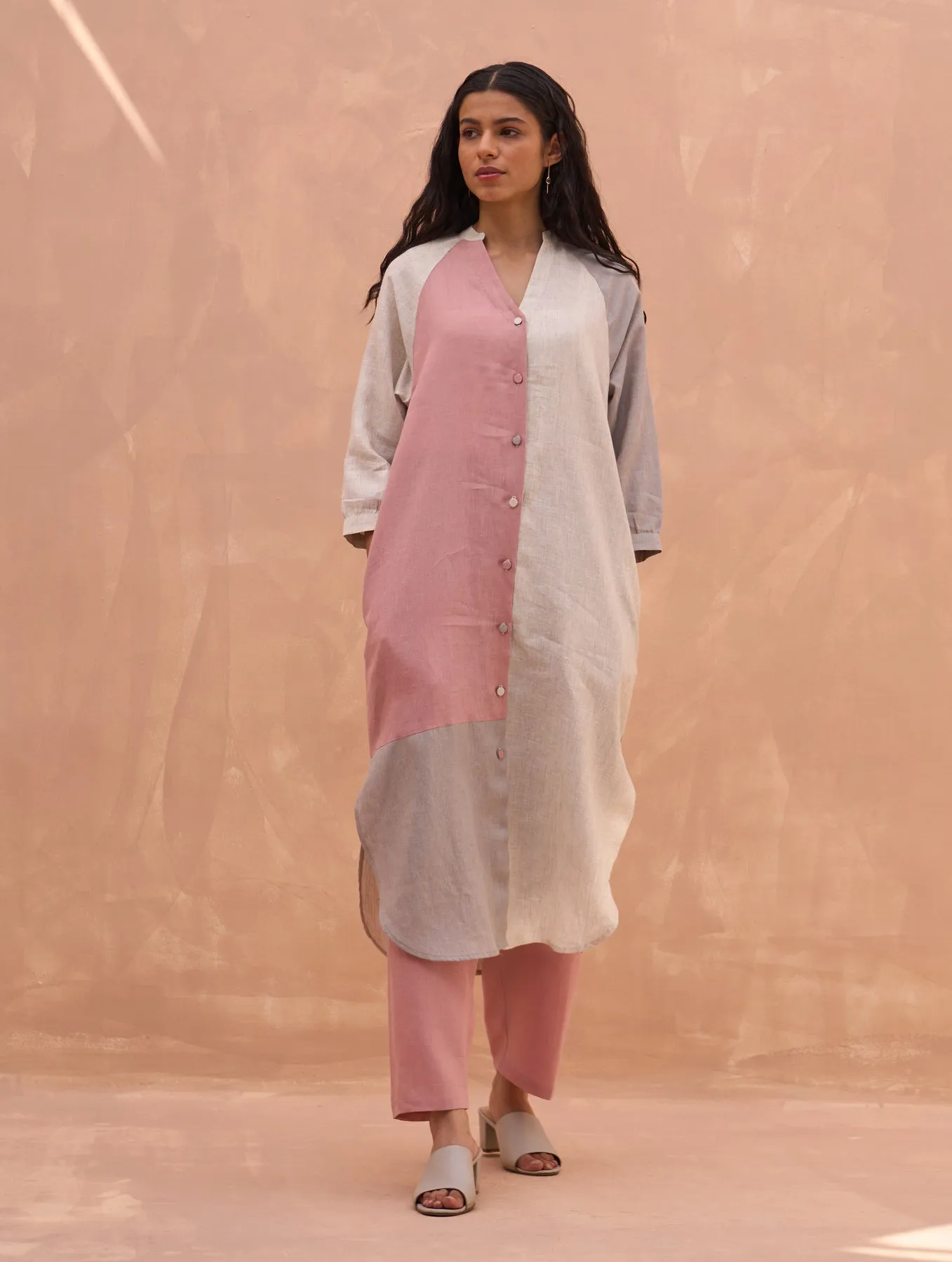 "Lila Color-Blocked Linen Kurta